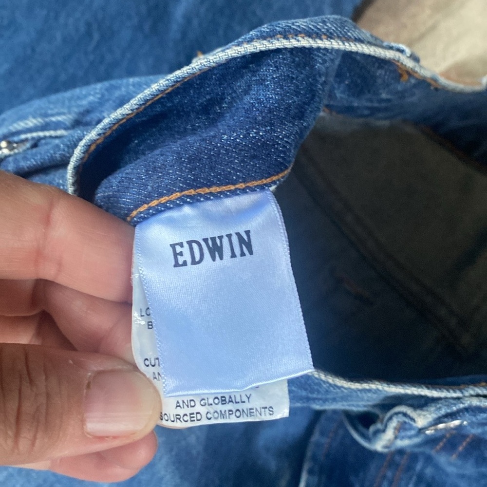 EDWIN Averi flare leg jeans in Pretender - Picture 6 of 7